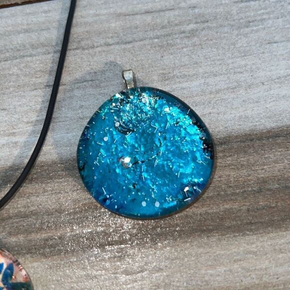 Interchangeable pendant set 5 pendants with a 16” cord hand crafted glass art - Picture 5 of 9